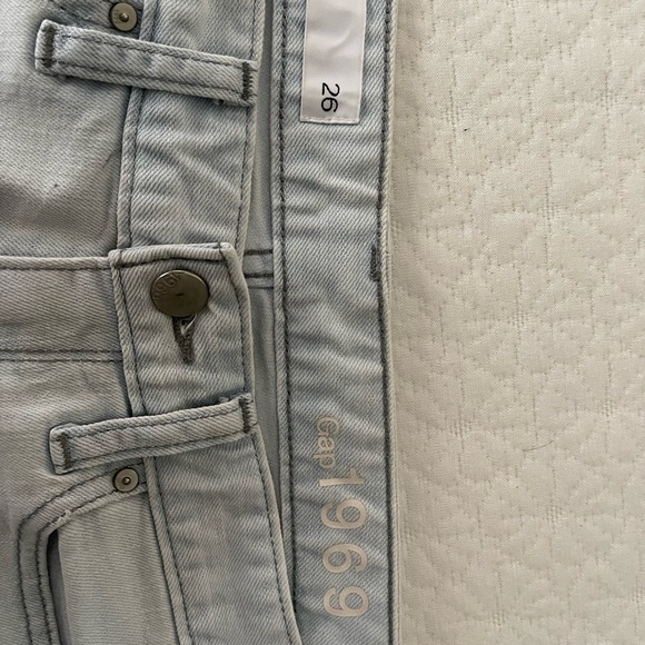 Gap shorts size 26 - Picture 2 of 3